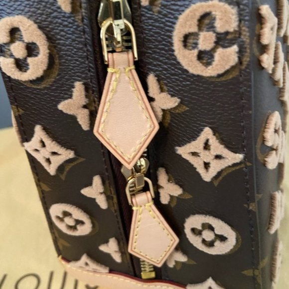 Authentic Louis Vuitton Limited Edition Deauville Tuffetage - Picture 7 of 10